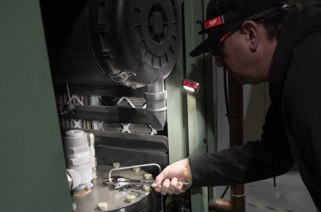 MILWAUKEE OTSALAMPPU IR HL450