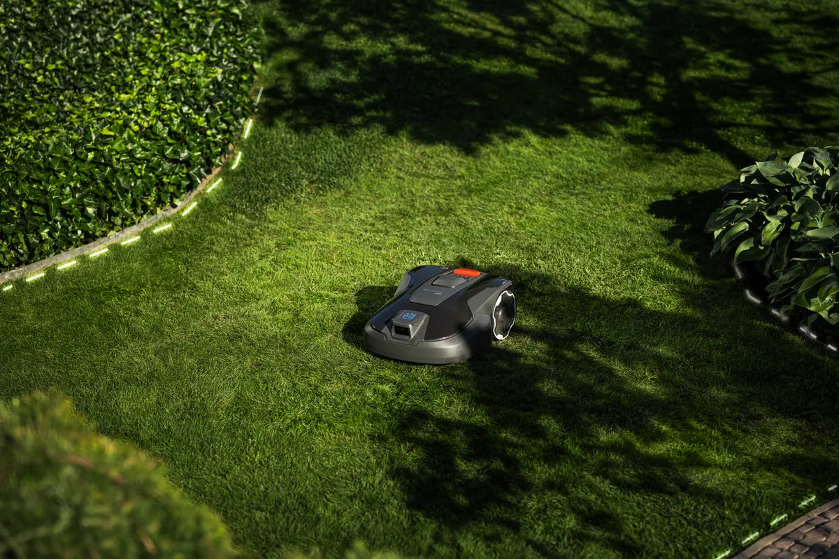 HUSQVARNA Automower® 308V, Vision navigointi, EPOSÖ valmius (ei rajalanka asennus)