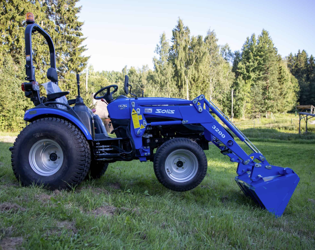 Solis 26 HST  4WD Etukuormaajalla
