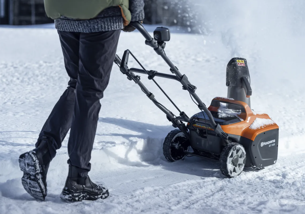 HUSQVARNA ST 143I AKKULUMILINKO, ilman akkua ja laturia