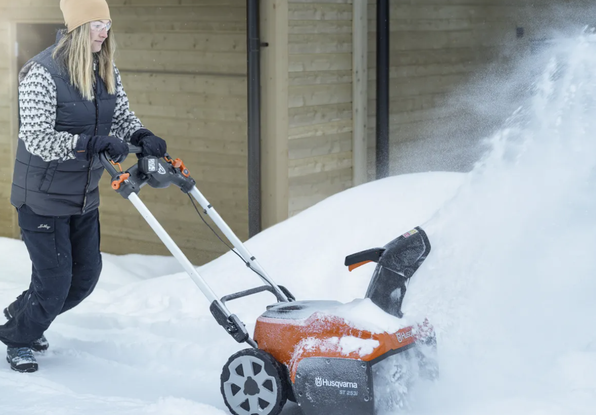 HUSQVARNA ST 253I AKKULUMILINKO, ilman akkua ja laturia