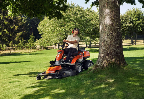 Husqvarna R316TSX AWD Etuleikkuri + 112cm pöytä