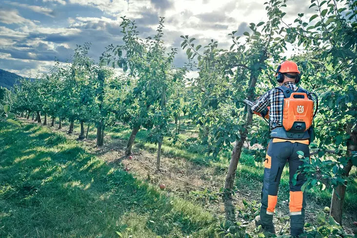 HUSQVARNA 535I Xp 10" Sp11G sis.40-b140 akku ja 40-c80 laturi