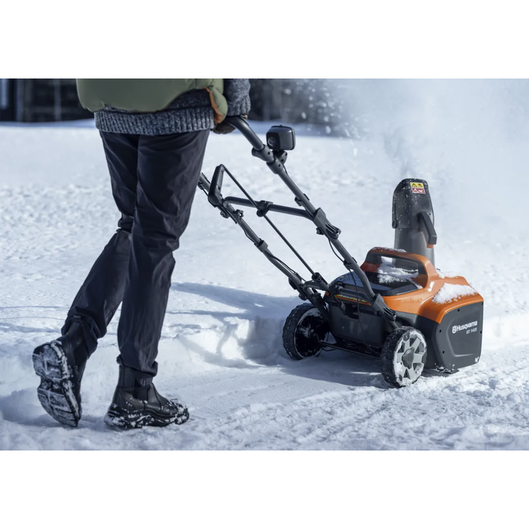 HUSQVARNA ST 143I AKKULUMILINKO, ilman akkua ja laturia