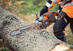 Husqvarna 550I XPG 15" moottorisaha UUTUUS