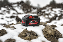 MILWAUKEE AKKU M18 HB12