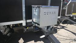 NUVAX AKKULAATIKKO AISAKIINNITTEINEN NUVAXAKKULAATIKKOAISA KAAPELOITUNA