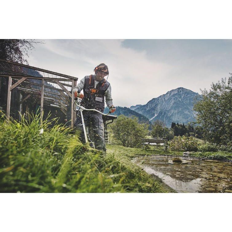 STIHL FS 131 Raivaussaha Sis Teräsetti
