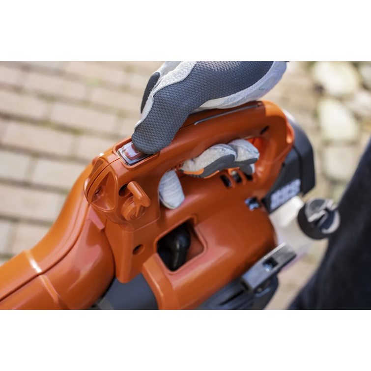 HUSQVARNA 125B, VAIN PUHALLIN