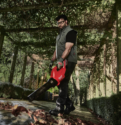 MILWAUKEE AKKUREPPUPUHALLIN M18 FBPB-0