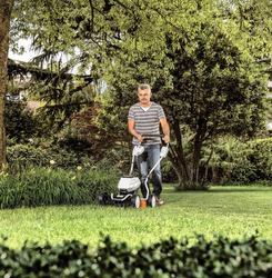 STIHL RMA 2.2 RPV akkuruohonleikkuri Set